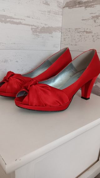Zapatos de fiesta rojos