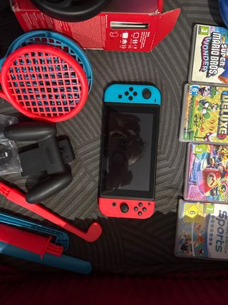 Nintendo Switch Azul/Rojo + Juegos
