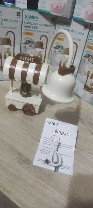 Lámpara de Escritorio Carrito con Osito Adorable 