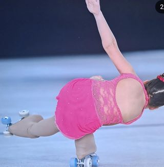 Mallot rosa patinaje talla L con coletero