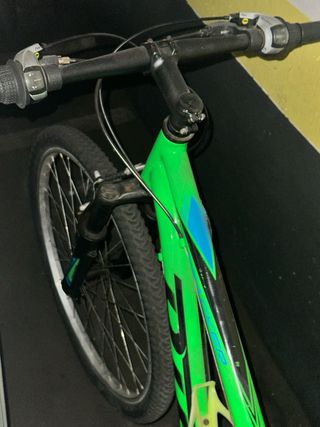 Bicicleta MTB verde