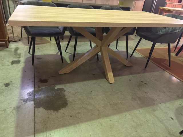 Mesa de comedor madera y metal