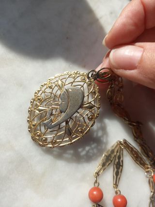 Lunga collana vintage con perle rosse