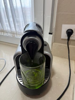 Cafetera Nespresso DeLonghi