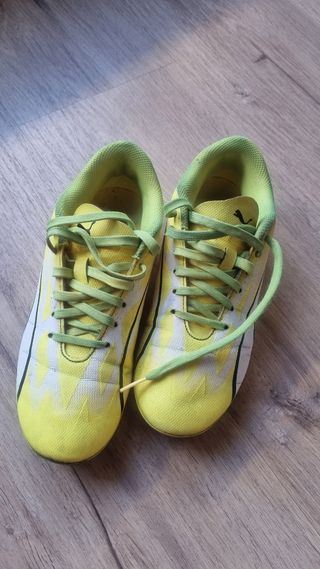 Botas de fútbol Puma amarillas