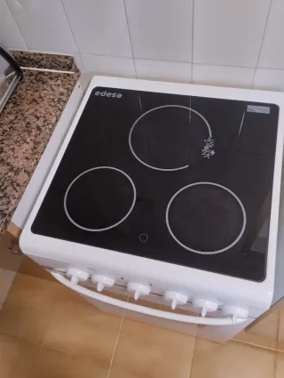 Vitrocerámica Edesa 3 fuegos con horno
