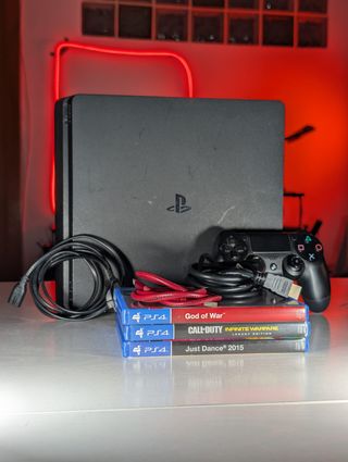 PS4 Slim + Mando + 3 Juegos
