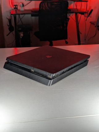 PS4 Slim + Mando + 3 Juegos