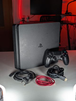 PS4 Slim + Mando + 3 Juegos
