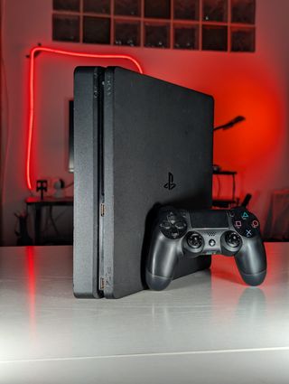 PS4 Slim + Mando + 3 Juegos