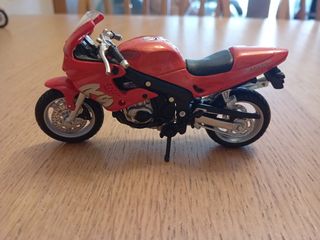 Triumph RS Modelo Moto a escala