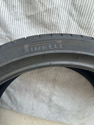 2 Neumáticos Pirelli 315/30/22"