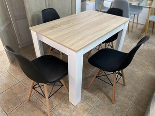 Mesa Comedor Auxiliar Cloe 109x67cm  + 4 Sillas 