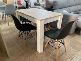 Mesa Comedor Auxiliar Cloe 109x67cm  + 4 Sillas 
