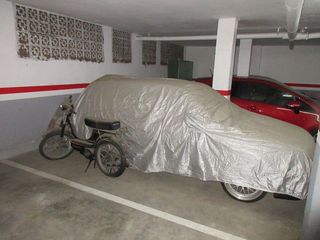 Garaje en venta en Plaça Catalunya en Prat de Llobregat, El