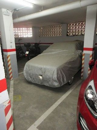 Garaje en venta en Plaça Catalunya en Prat de Llobregat, El