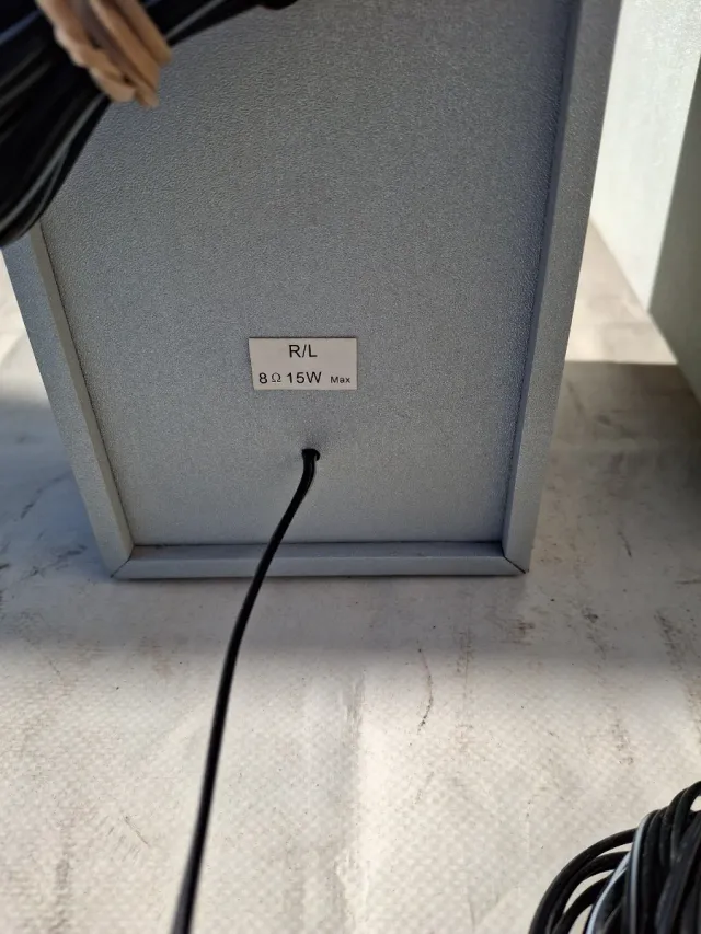 !OCASIÓN! Sistema Sonido Airis 5.1 Gris