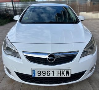 Opel Astra 2012