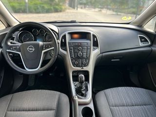 Opel Astra 2012