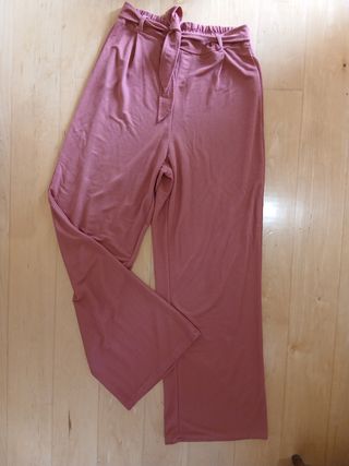 Conjunto pantalones anchos y camiseta punto verano