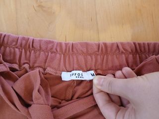 Conjunto pantalones anchos y camiseta punto verano
