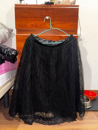 Falda midi encaje negro