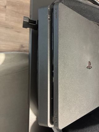 PlayStation 4 Slim Negra