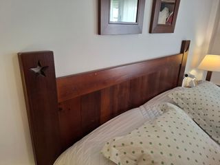 Cabecero 150cm y 2 mesitas madera maciza
