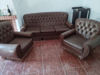 Sofá y sillones antiguos de piel