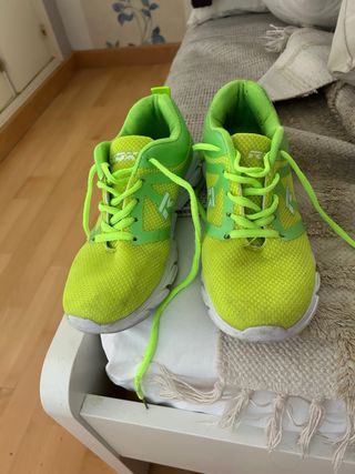 Tenis Deportivos Verdes y Amarillos