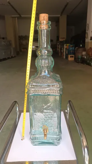 Botella grande cristal con grifo