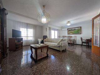 Piso en alquiler en Carrús Est - Camí dels Magros en Elche