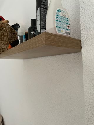 Estante de pared madera y mimbre