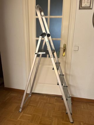 Escalera aluminio 5 peldaños