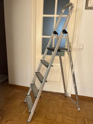 Escalera aluminio 5 peldaños