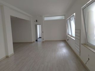 Oficina en alquiler en Centro - Ayuntamiento en Santander