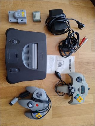 Consola Nintendo 64. Incluye juego Mario y NBA 