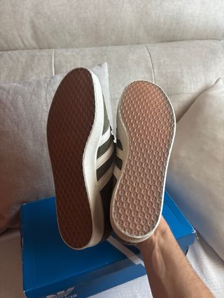 Adidas Gazelle Verde Oliva Talla 44