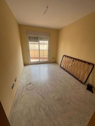 Casa adosada en alquiler en Zona Universitaria  en Bormujos