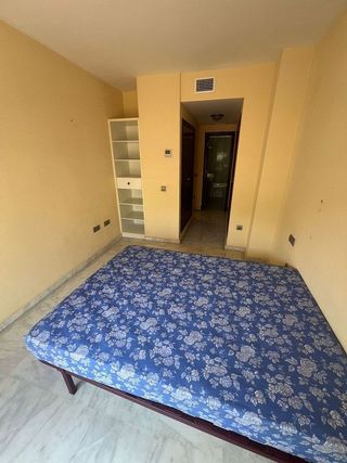 Casa adosada en alquiler en Zona Universitaria  en Bormujos