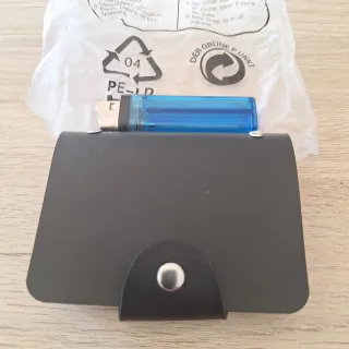 Tarjetero de cuero negro nuevo