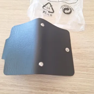 Tarjetero de cuero negro nuevo