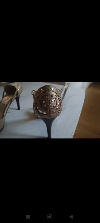 Sandalias doradas María Mare