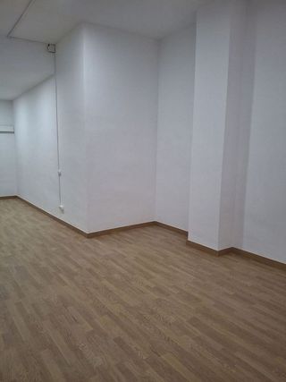 Local comercial en alquiler en La Plana en Esplugues de Llobregat