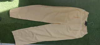 Pantalón Stradivarius Talla 34 Amarillo Claro