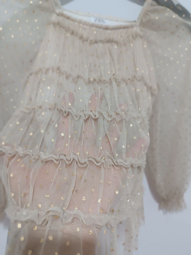 Conjunto niña Zara tul dorado/negro.