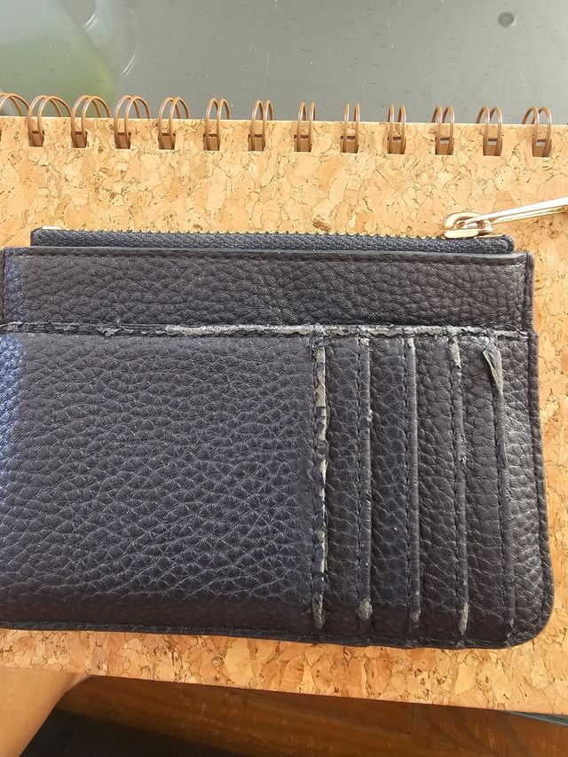 Cartera Tommy Hilfiger Negra y Roja