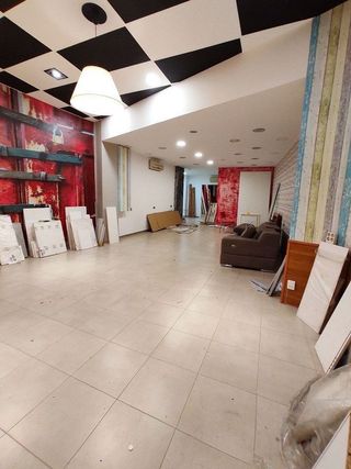 Local comercial en alquiler en Instituts - Universitat en Lleida