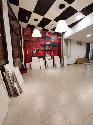 Local comercial en alquiler en Instituts - Universitat en Lleida