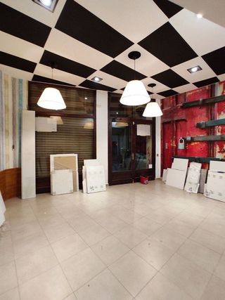 Local comercial en alquiler en Instituts - Universitat en Lleida